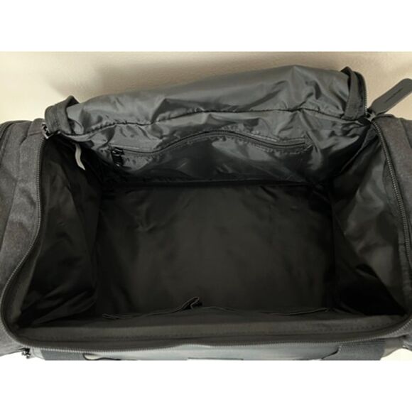 NWT Bella Russo canvas travel duffle in dark gray - Picture 5 of 11